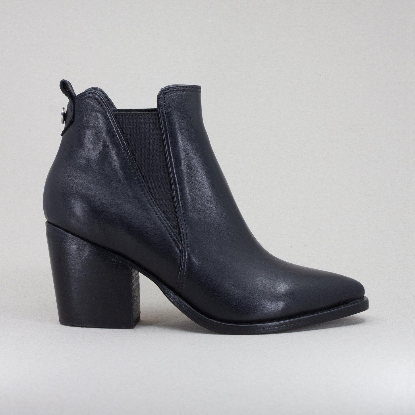 Bota Khiara