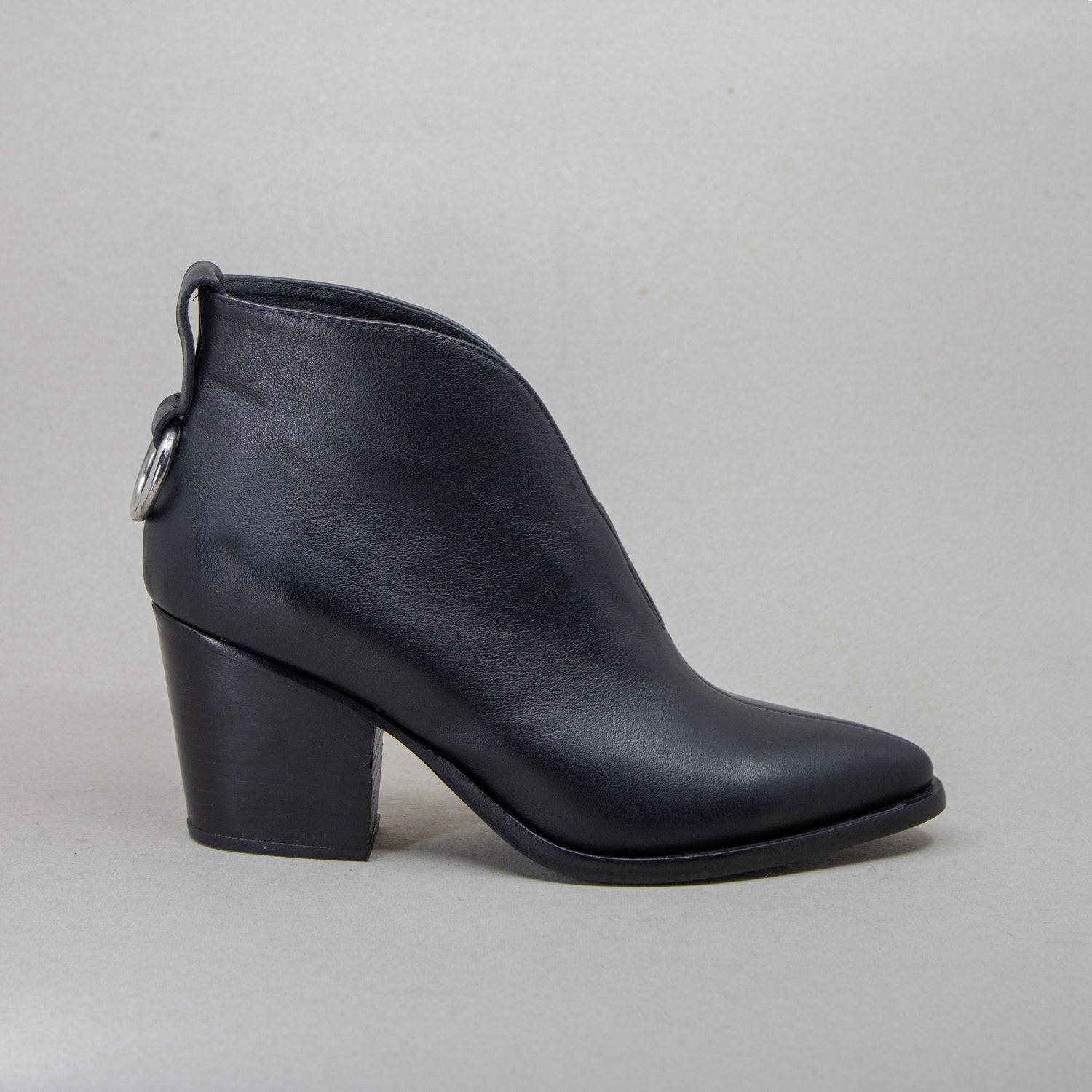 BOTAS W25